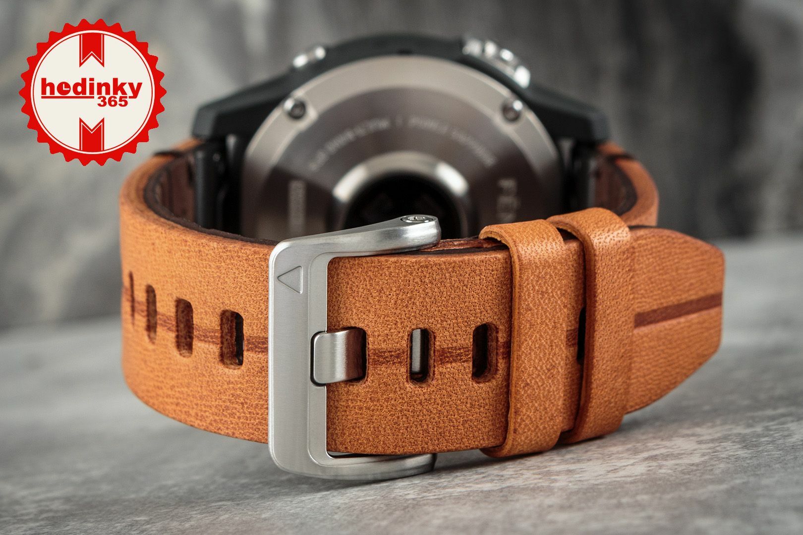 Garmin Fenix Sapphire Titanium / Brown Leather Band (+ silicone strap) | Hodinky-365.com
