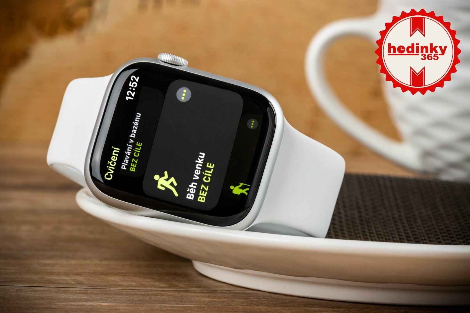 Watch Apple Watch Series 8, GPS, 45mm, Silver Aluminium Case with Sport Loop