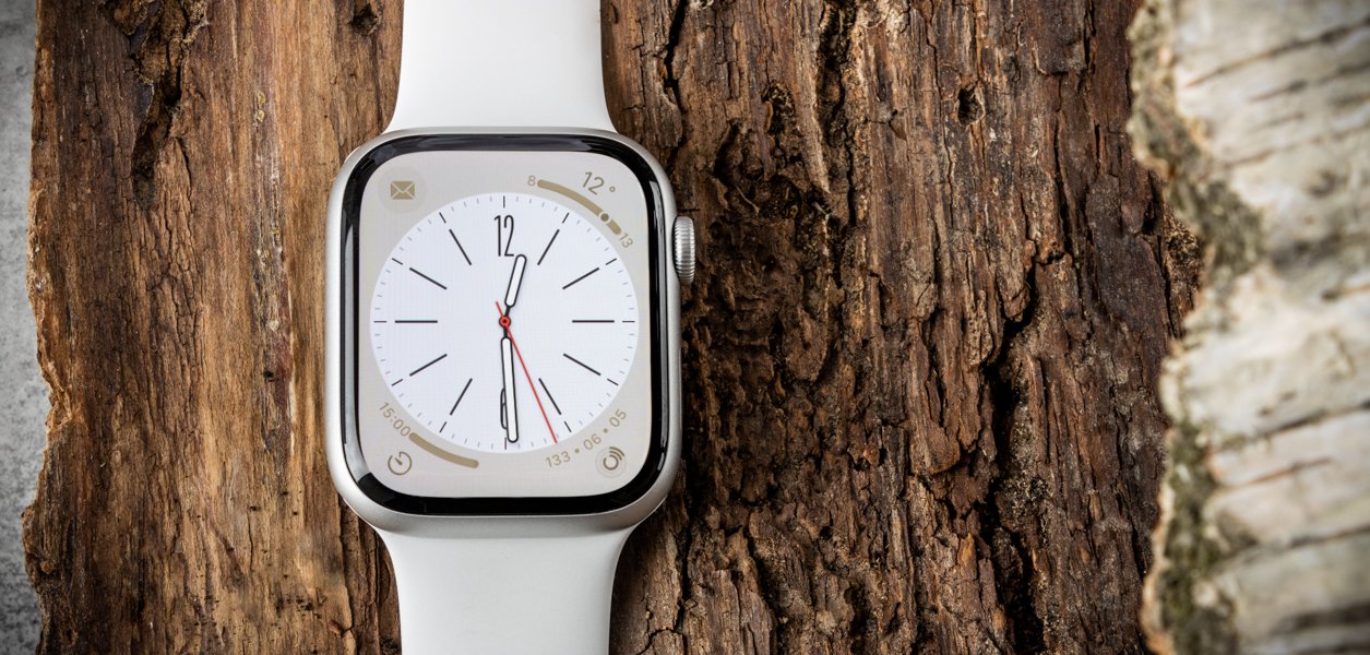 Smartwatch Apple Watch Series 8 GPS LTE 45mm Aço Inoxidável Silver com Loop  Milanesa Silver